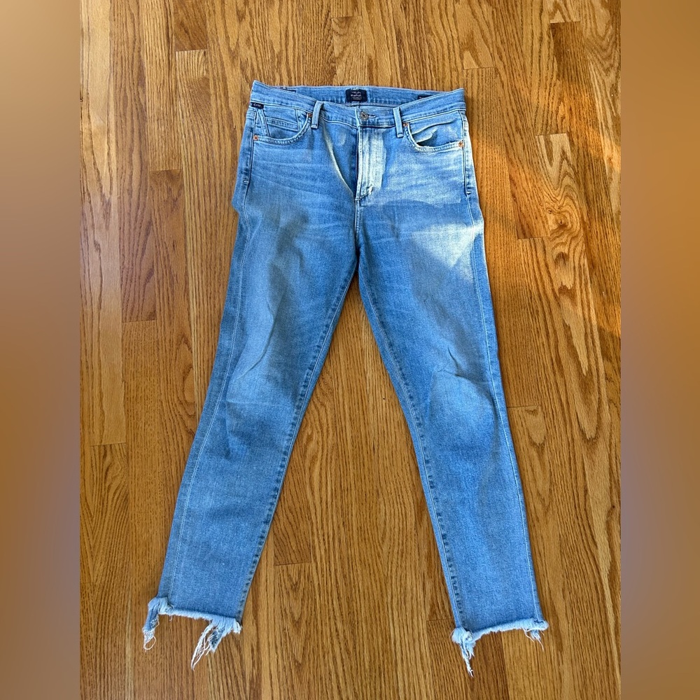 Citizens Of Humanity Light Wash Ankle Crop Jeans with Frayed Hem